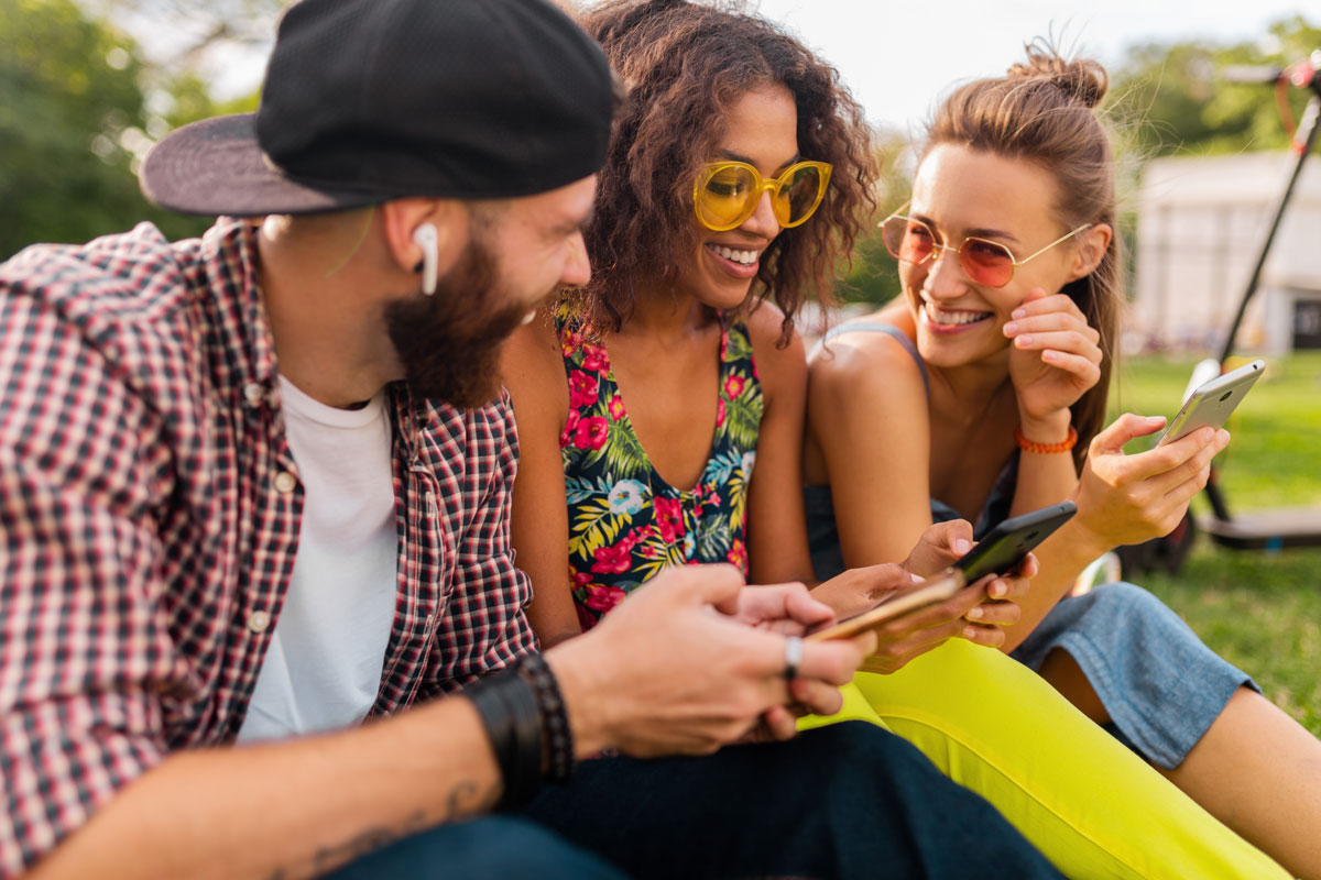 Two-way RCS and SMS conversations in the SendRCS Inbox